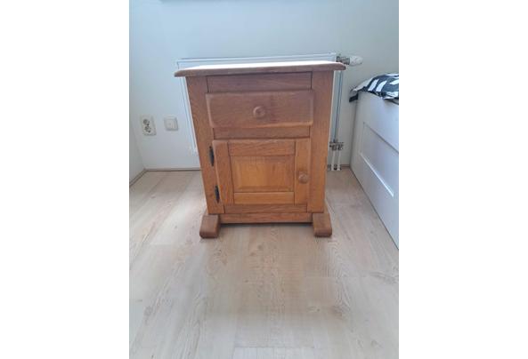 Houten nachtkastje - ff77bd7b-35d6-4fcc-ba7d-55f51855d2e3