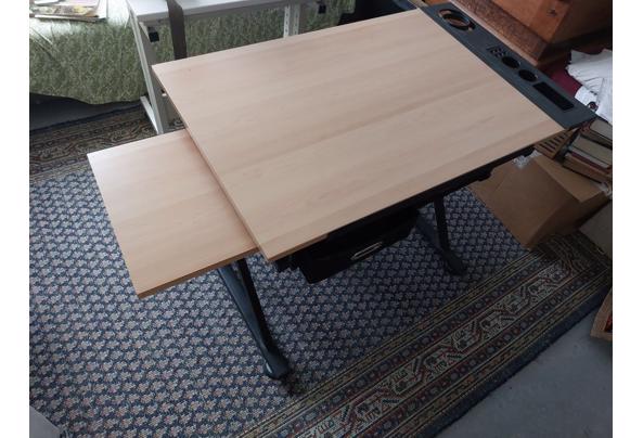Bureau/tekenbord met verstelbaar blad, 2 laden, pennenbakjes - 20250822_160434
