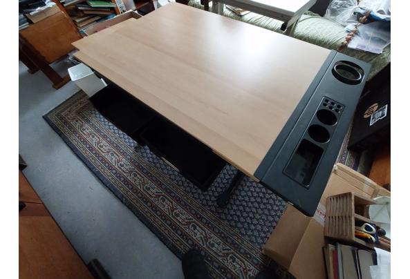 Bureau/tekenbord met verstelbaar blad, 2 laden, pennenbakjes - 20250822_160501