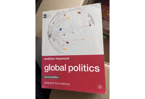 Studieboeken internationale betrekkingen  - image