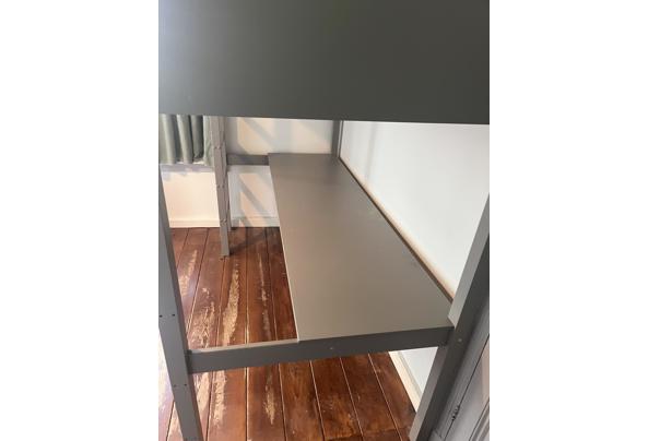 HOOGSLAPER BED MET BUREAU - F7E6CBF5-D6FE-4A37-90C9-48E608460DB0