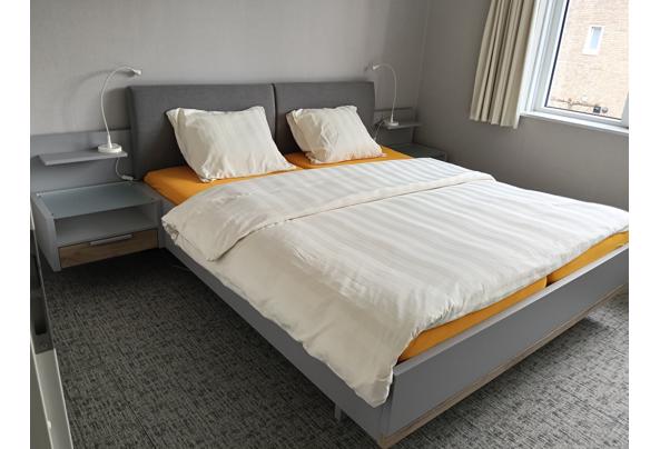 Bed 1.80 x 2.00 m incl nachtkastje - IMG20261001140100