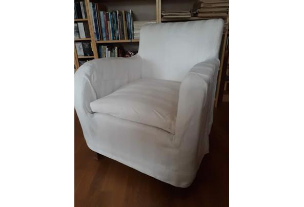 Fauteuil met witte hoes 70b, 70d, 80h - stoel1