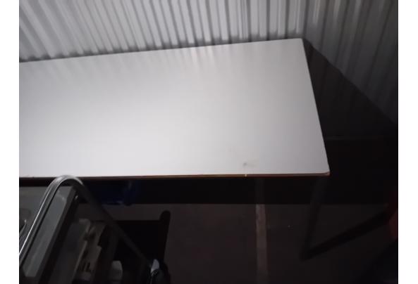 Mooie industriële tafel in goede staat. - 20250513_112446