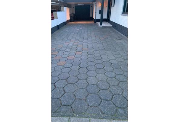 6 kantige opritstenen ca 60m2 - 802c48eb-4d88-4adc-b6c4-688b83af9a76