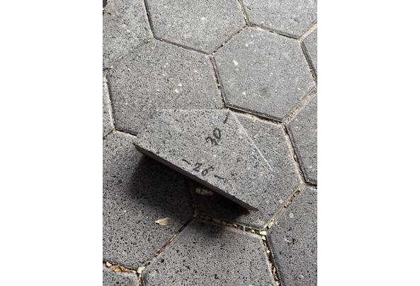 6 kantige opritstenen ca 60m2 - IMG_6038