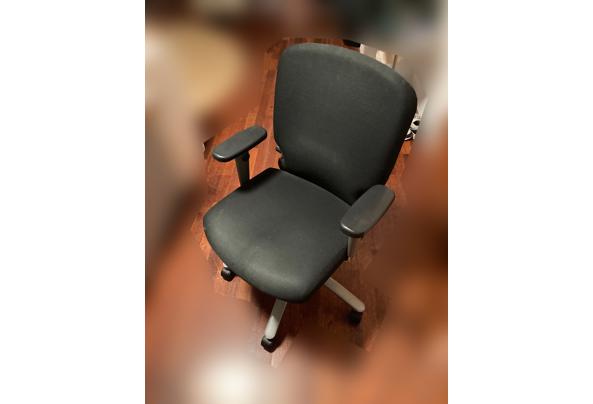 Goede kwaliteit bureau, inclusief stoel en ladekastje - 3