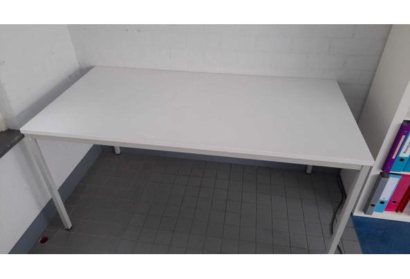 Vier oude school groepstafels. - 60ebfd82-1832-4fb1-9662-1fca9053f33e