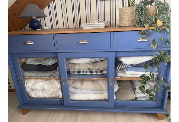 Lage kast met glazen deuren (dressoir model) - BAA7CC19-D52A-4FAE-BDF2-6DD4F7DD55AF