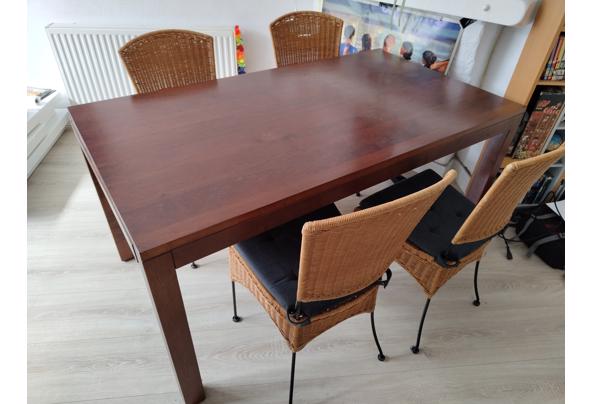 Antiek houten tafel met vier rieten stoelen - IMG_20230506_123007062
