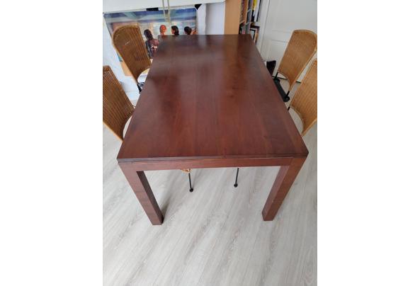 Antiek houten tafel met vier rieten stoelen - IMG_20230506_123017873