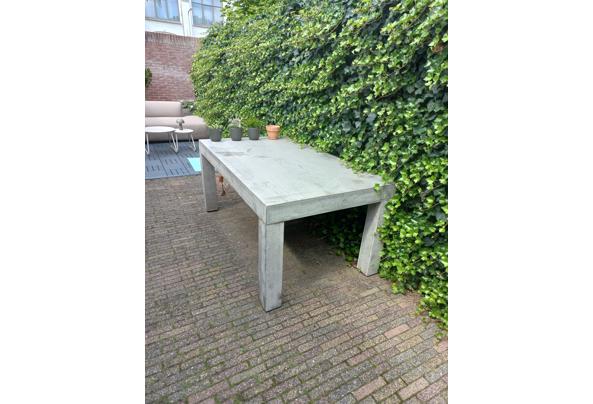 Betonlook eettafel - 2025-07-31-12-04-41