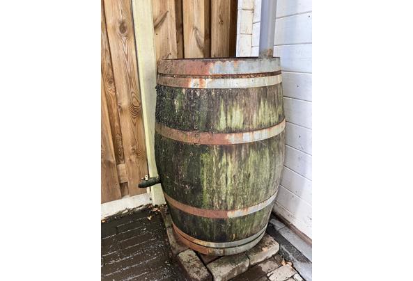 Regenton wijnvat - 382eb696-26cb-40f8-a9e0-3bee2a8028ee