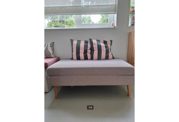 Hocker / Voetenbank Beige met Houten Poten - hocker1
