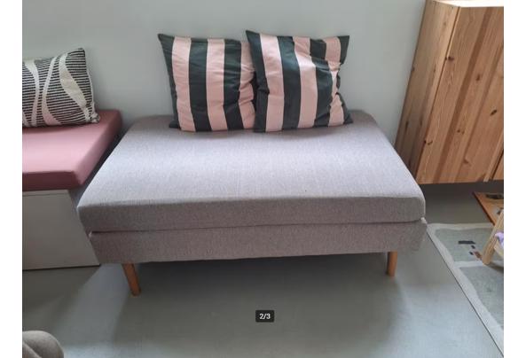 Hocker / Voetenbank Beige met Houten Poten - hocker2