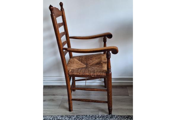 klassieke houten stoel - 20260329_124814