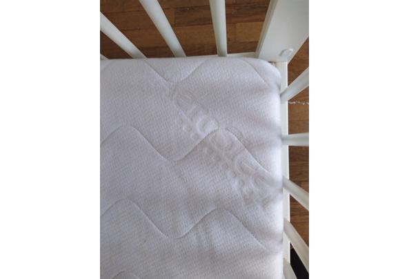 IKEA kinderledikantje wit met matrasje - IMG_20211031_142928