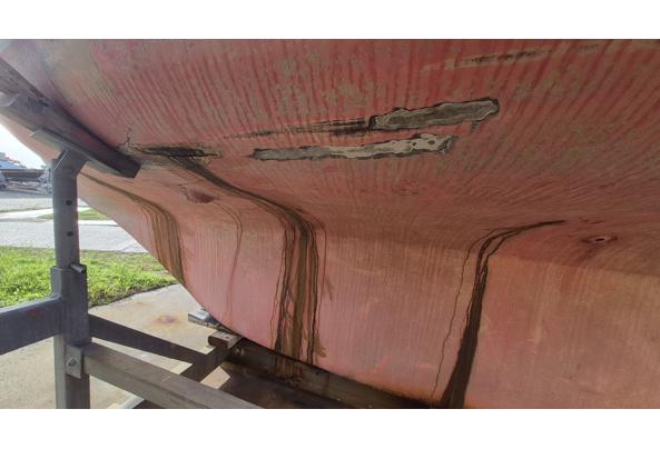 Kajuit zeilboot polyester op hout - 20260918_165211