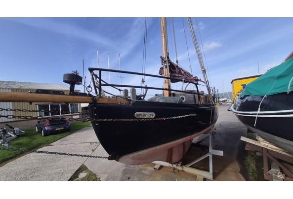 Kajuit zeilboot polyester op hout - 20260918_165226