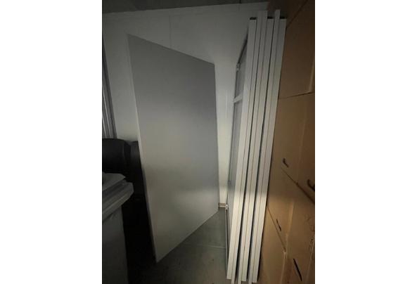 4 metalen grijze tafels - Tafel-1