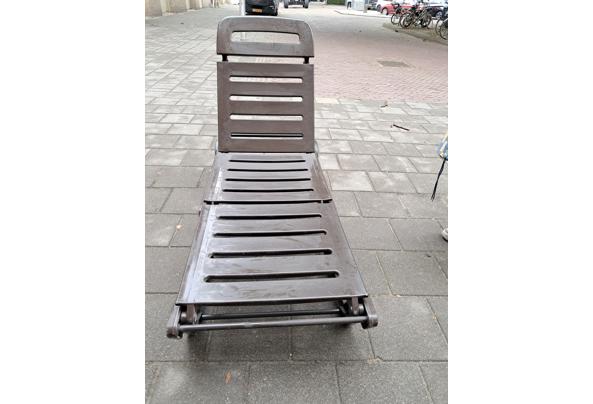 Ligbed met kussen  - 694d6149-4eef-49ce-bfa8-cb3c8f8246c2