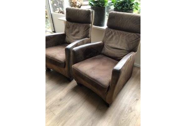 Twee bruine fauteuils  - stoel-2