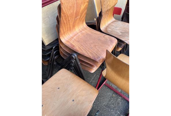 Oud school meubilair  - 5AA98AA1-263C-43BD-9174-0FD46344FC49