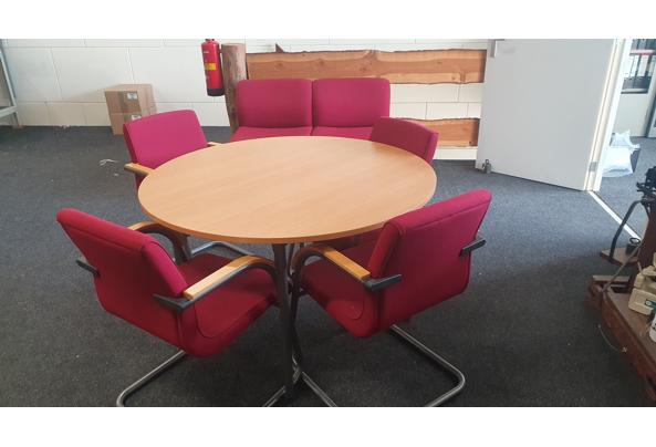 Tafel met stoelen voor kantoor + bank - tafel-en-stoelen-2