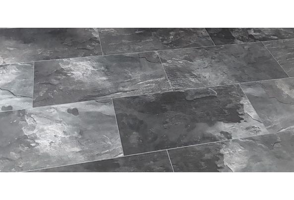 📢 GRATIS AF TE HALEN IN VLEUTEN: Ca. 60 m² kliklaminaat (donkere tegellook) 📢 - IMG_0624