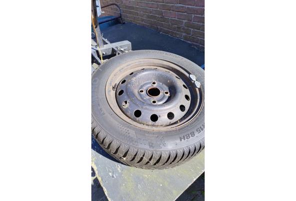 Kumho Wintercraft op velg 195 / 60 R15 88H profiel 7,2 mm - photo_2025-05-12_17-40-21