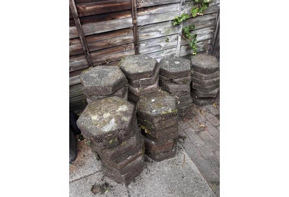 GRATIS buiten tegels , op te halen in VUGHT. - IMG_3916