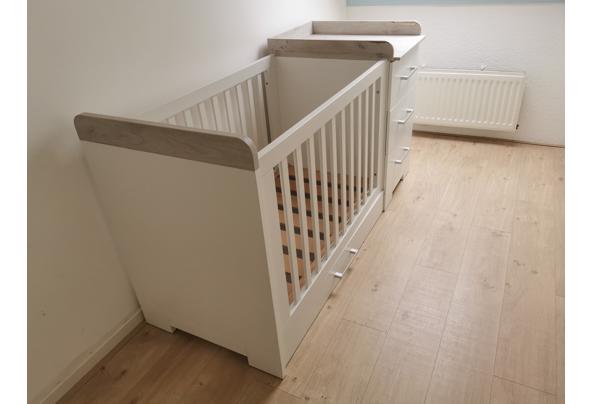 Ledikant incl verschoonplek, matras en andere benodigdheden - IMG_20251128_142201