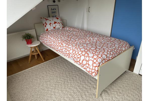 goed eenpersoonsbed met stevige lattenbodem - IMG_6255