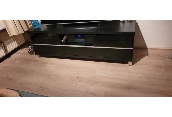 Tv meubel en 2 zwarte kasten - 20231123_002136