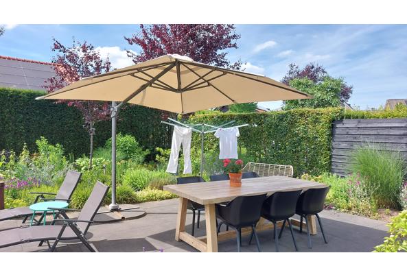 Parasol 3mx3m  met stenen voet - 20260622_155533