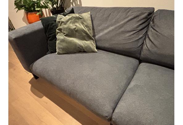 Driezits bank met net nieuwe hoezen - IMG_1879