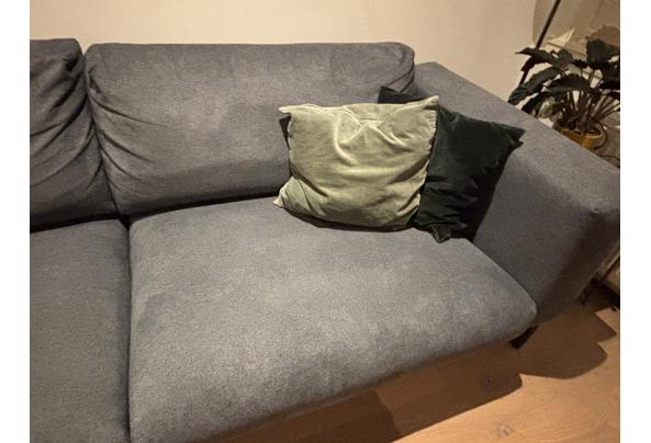 Driezits bank met net nieuwe hoezen - IMG_1880