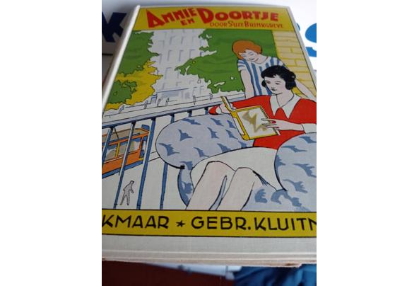 drie ouderwetse gebonden meisjesboeken - Annie-en-Doortje