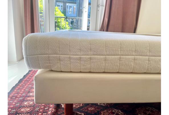 Tweepersoonsbed: 2 losse bedden incl 2 matrassen (180x210cm) - ba98a48e-865d-47a4-8abd-3668d4ceed5e