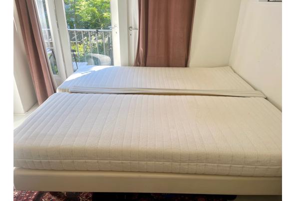 Tweepersoonsbed: 2 losse bedden incl 2 matrassen (180x210cm) - da6f0a80-a2f8-460e-a694-6a302a69392e