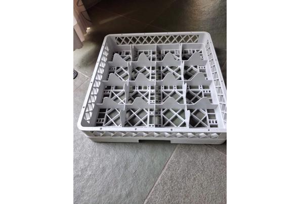 vier kratten voor horeca afwasmachine/vaatwasmachine - enkele-rekken-voor-horeca-afwasmachine