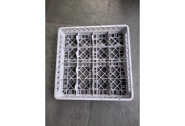 vier kratten voor horeca afwasmachine/vaatwasmachine - rek-afwasmachine-2