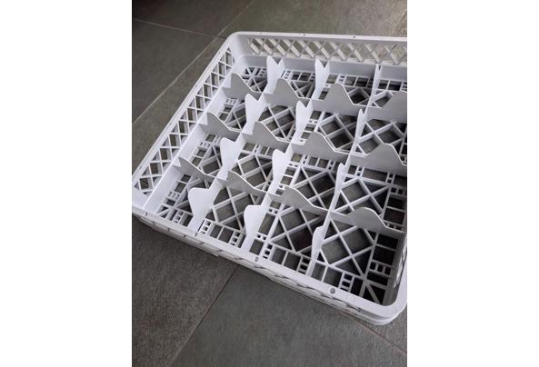 vier kratten voor horeca afwasmachine/vaatwasmachine - rek-afwasmachine-3
