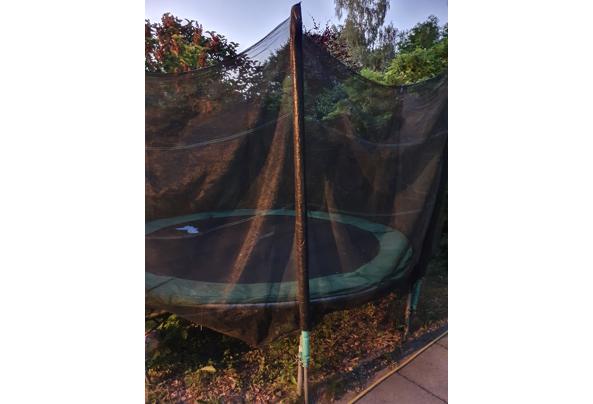 Grote trampoline  met veiligheidsnet - 20210613_223239