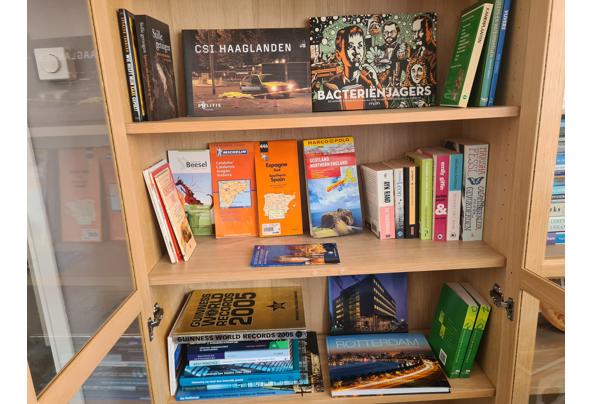 Studieboeken pedagogiek en forensiche geneeskunde - 20250806_121641