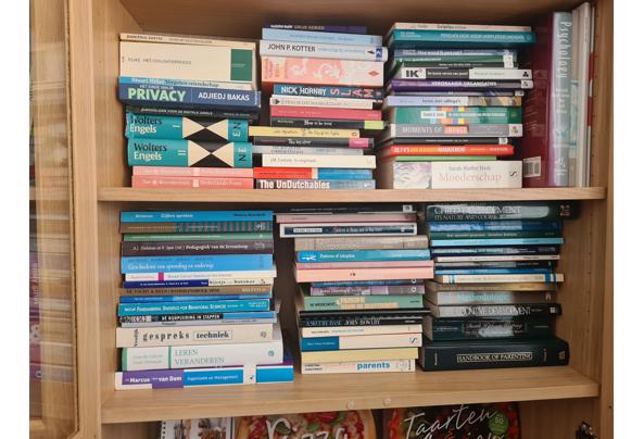 Studieboeken pedagogiek en forensiche geneeskunde - 20250806_121659
