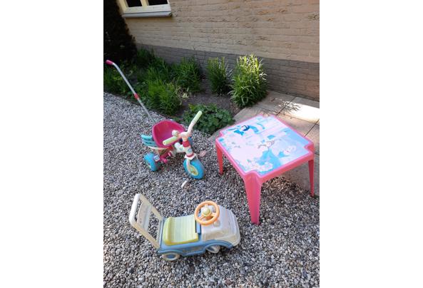 Kinderfietsje, auto en tafeltje met Disneyprint - gratis-setje