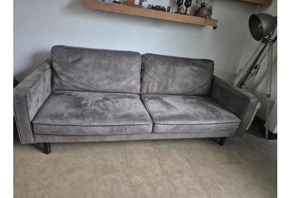Nette stoere leger groen/grijze bank - 20260831_100653