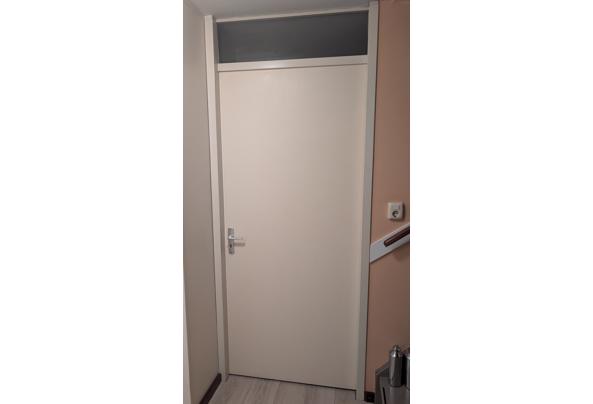 Deurkozijnen metaal binnen - PXL_20251203_203606988