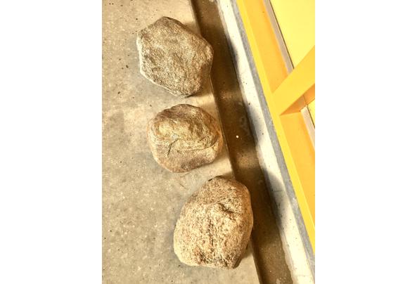 Drie grote stenen - zwerfkeien2